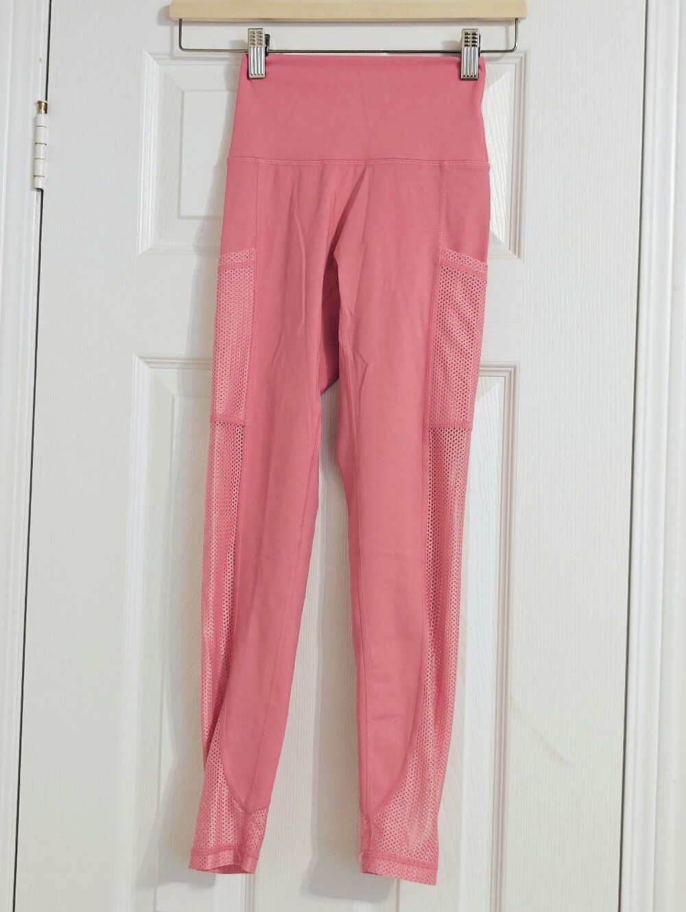 Offline Mesh Panel Pockets Sports Legging